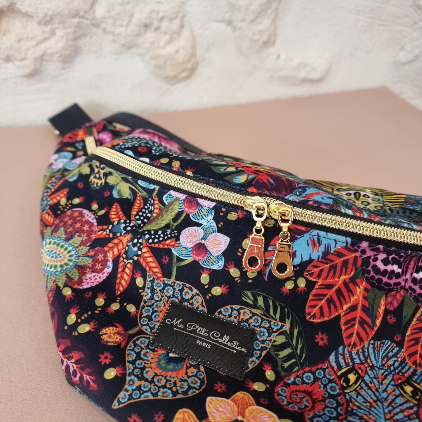 fanny pack, detail, velours noir