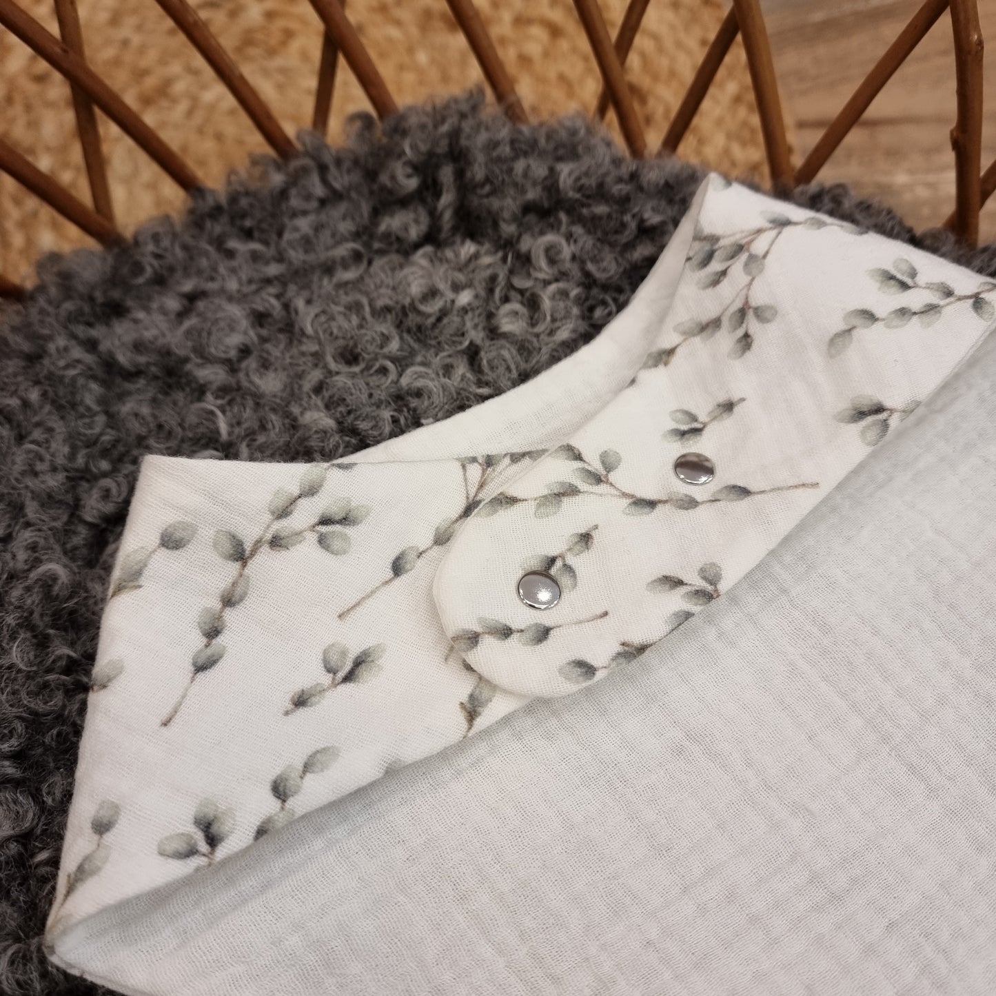 WILLOW muslin bandana bib