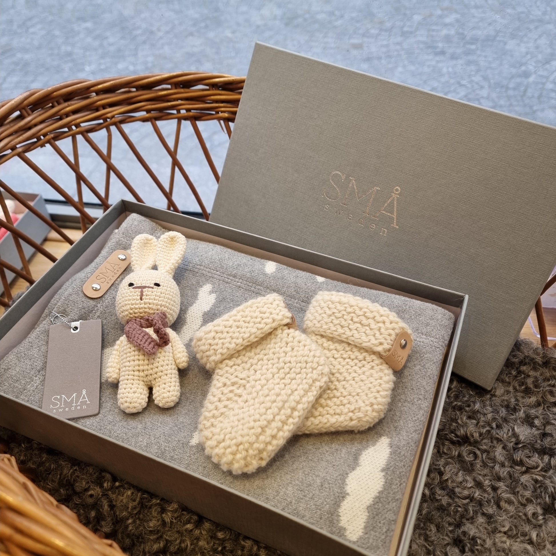 LOVE newborn baby gift box